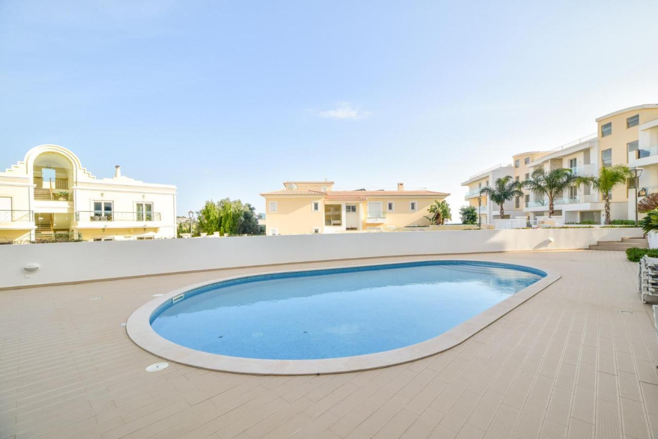 Pola Seaview By Moje Apartment *