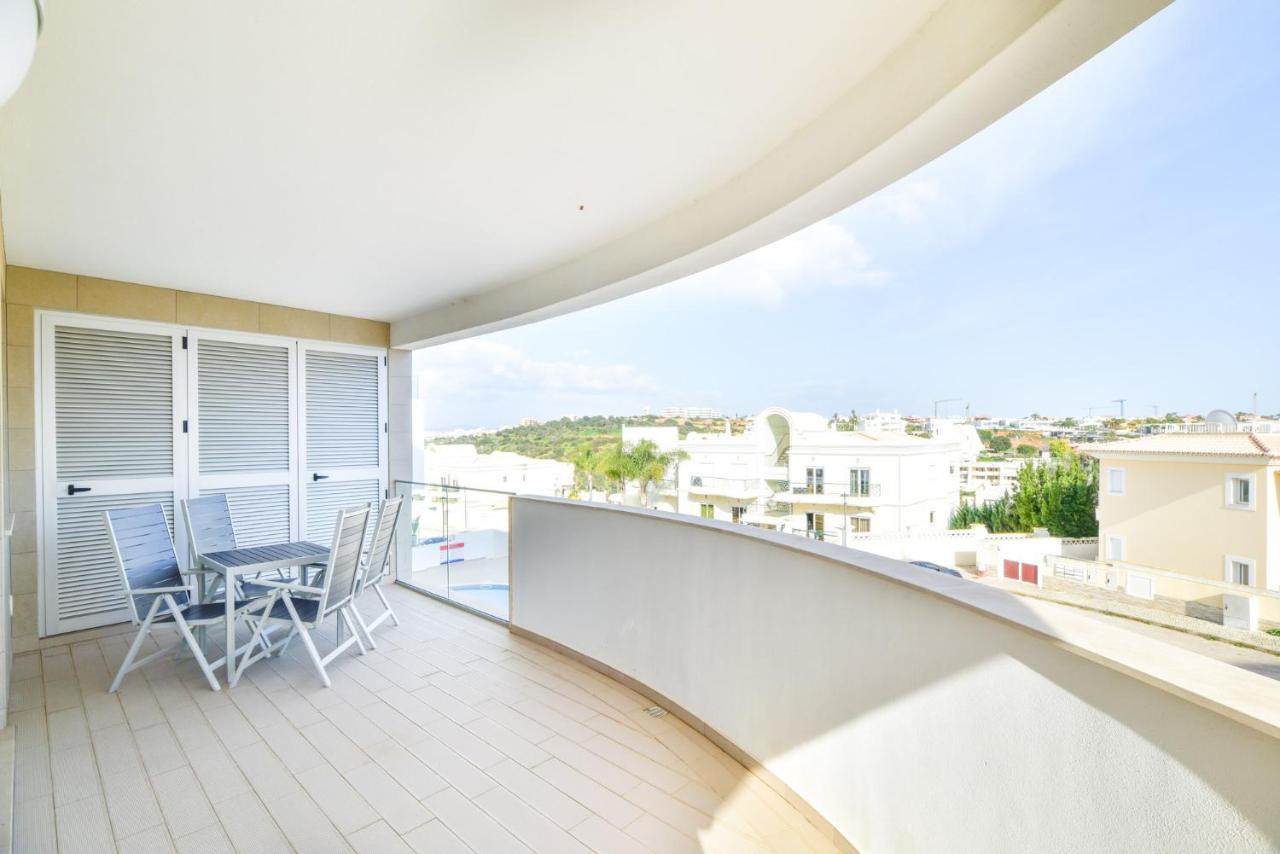 Pola Seaview By Moje Apartment *